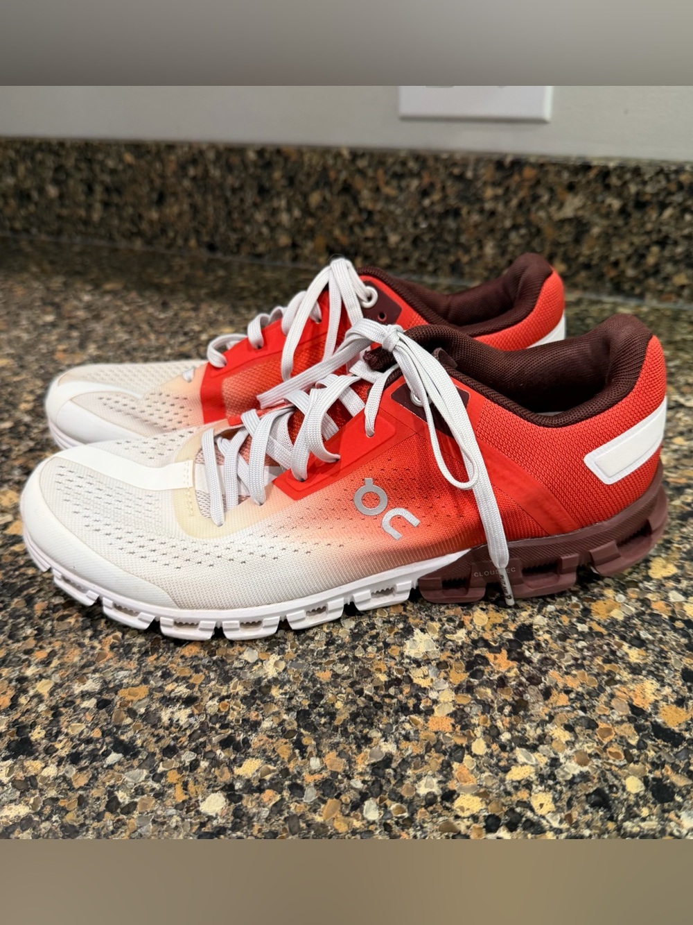 On Cloud Running Shoes in Red-White Gradient ladies 7